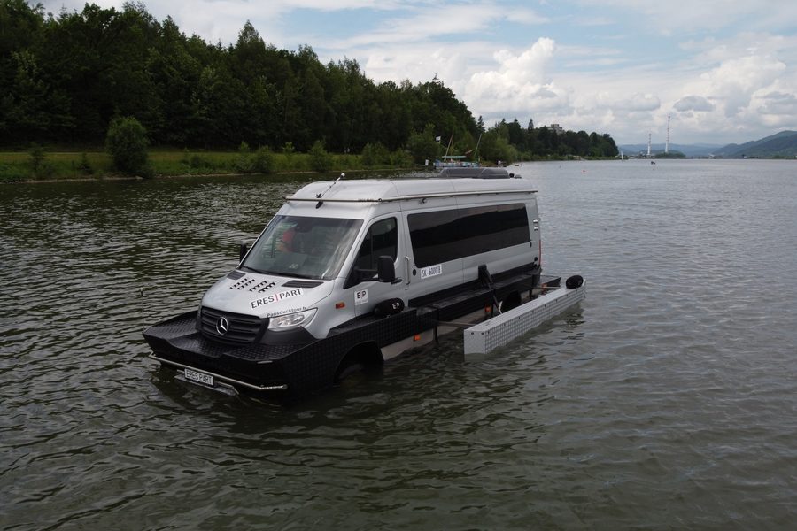 RiverVan Trimaran EP1 na vodě