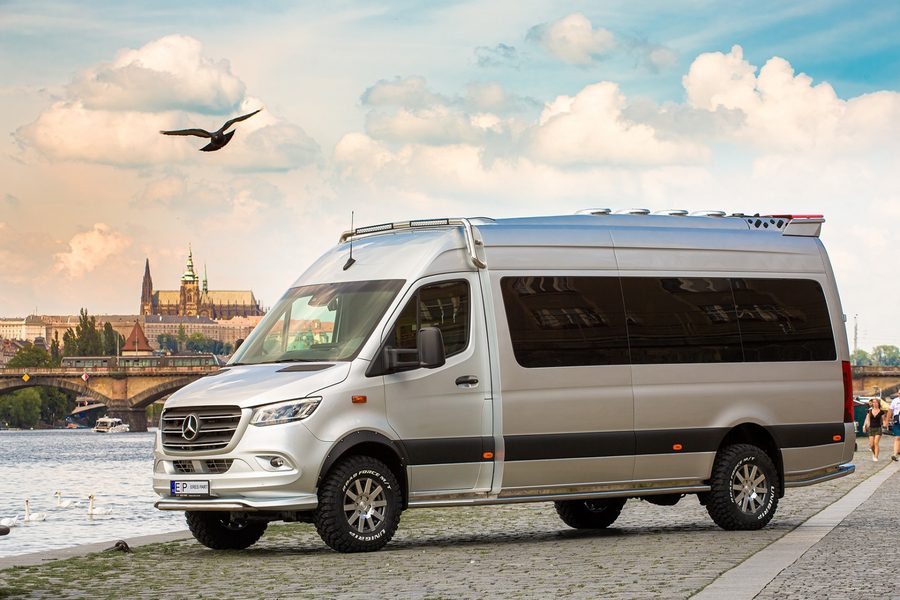 VIP Sprinter 4×4 na pražské náplavce